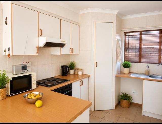 3 BEDROOM TOWNHOUSE FOR SALE IN CLUBVIEW